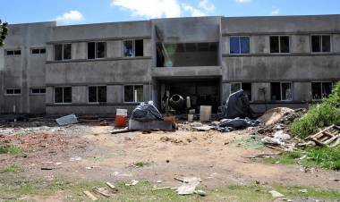 Avances en el futuro hospital de Animales Grandes de la UCES