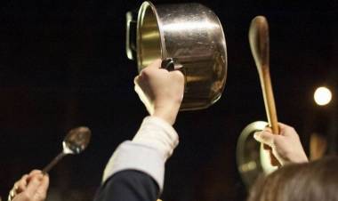 La manipulación de los medios y las cacerolas del odio