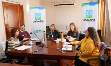 Teleconferencia en el municipiosobre la problemática de Género en cuarentena