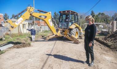 La intendenta recorrió obras de mejoramientos en barrios de Cañuelas