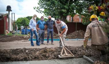 La intendenta visitó las obras de construcción de cordón cuneta y asfalto