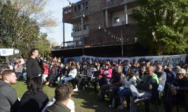 Gacetilla sobre el Plenario militante bajo el lema "VOLVER A ENAMORAR" del "CENTRO CULTURAL VOLVERÉ"