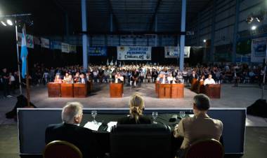 Marisa Fassi abrió el año legislativo y reclamó "unidad, gestión y defensa del territorio"