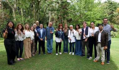 Cristina Fernández de Kirchner encabezó un encuentro del bloque UxP del Parlasur en Cañuelas