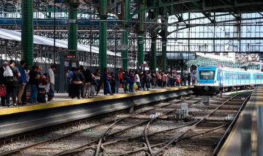 MILEI RECORTÓ SERVICIOS A LA CASTA QUE USA EL FERROCARRIL ROCA