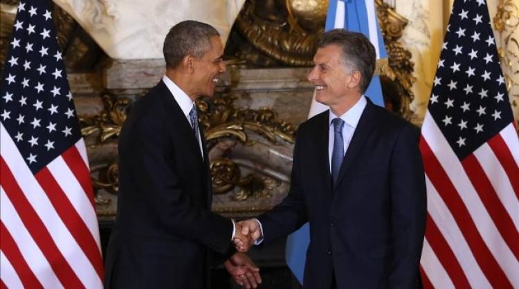 Con motivo de los 40 años del Golpe y la inoportuna visita de Obama