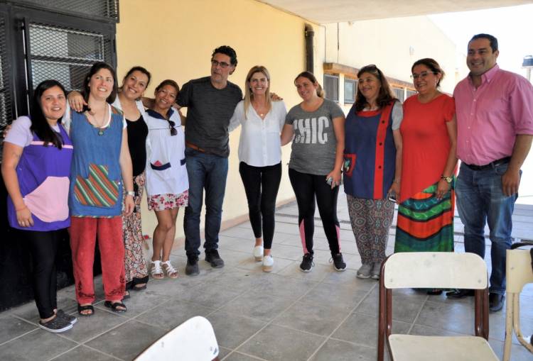 Primera visita de las nuevas autoridades a una institución educativa