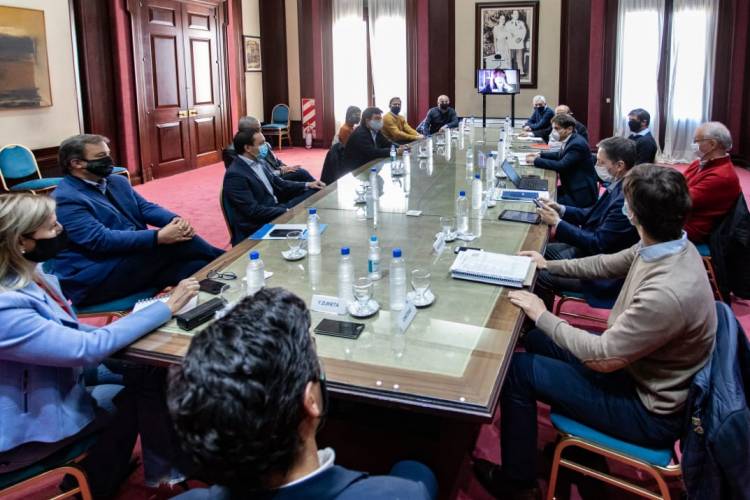 La Intendenta de Cañuelas participó de una reunión con el Gobernador