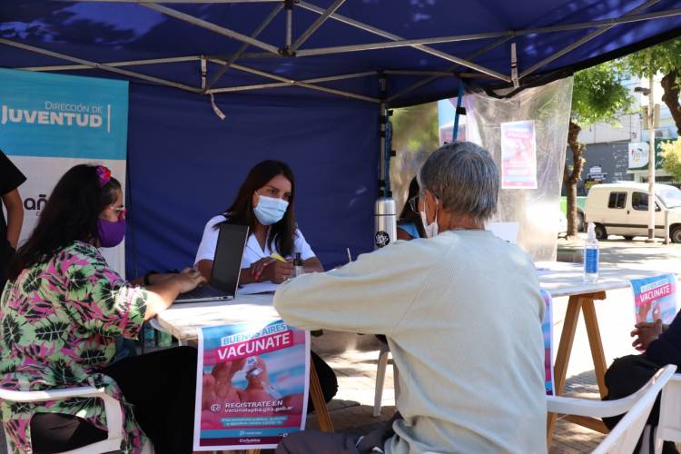 Ya pueden inscribirse de forma presencial al programa Buenos Aires Vacunate