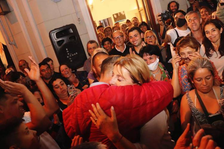 Con sabor a hazaña el Frente de Todos logró revertir el resultado de las PASO