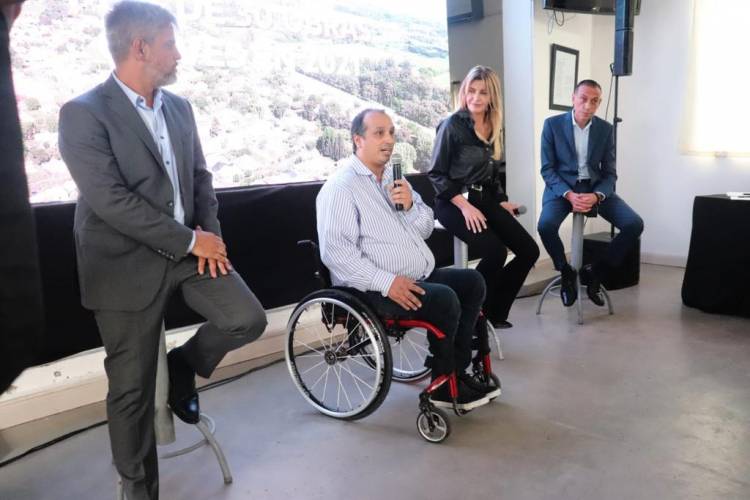 Marisa Fassi firmó convenios para la construcción de dos pasos bajo nivel en Cañuelas