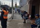 El Municipio aprovechó la cola de los bancos y vacunó a mas de 250 adultos mayores