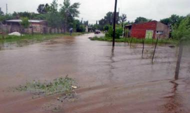 Continuo acompañamiento y asistencia a familias afectadas por la lluvia