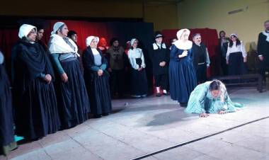 Excelente propuesta teatral con “Las Brujas de Salem”