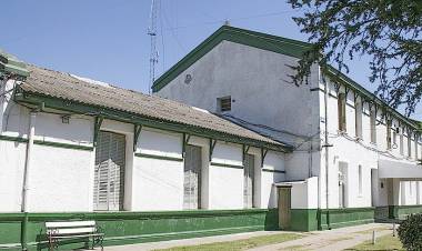 Los médicos se niegan a cumplir con los horarios y declaran un paro "político"