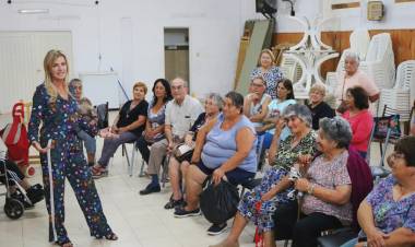 Nueva entrega de alimentos a jubilados