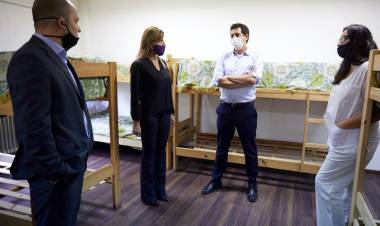 COVID-19: El Ministro del Interior recorrió el hotel de SMATA (galería de imágenes)