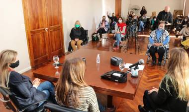 La ministra bonaerense de las Mujeres, Estela Díaz, visitó Cañuelas