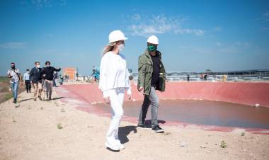 El titular de ACUMAR,  Martín Sabatella, y Marisa Fassi recorrieron el Mercado Agroganadero