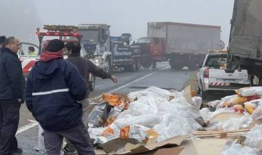 Choque múltiple de camiones cerca de la rotonda de la autopista Ezeiza-Cañuelas