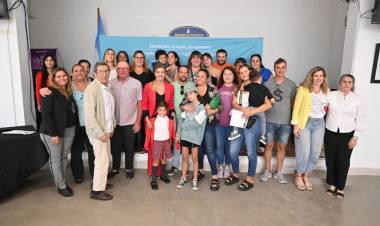 68 familias del Barrio Morgante recibieron su escritura