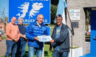 Cañuelas conmemoró los 20 años del monumento a los Caídos en Malvinas