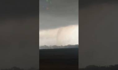 Un violento tornado azotó a Las Flores