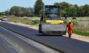 LA PROVINCIA RETOMA LA OBRA DE REPAVIMENTACIÓN DE LA RUTA 205