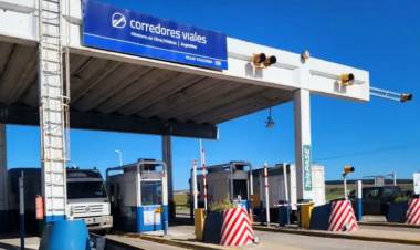 Milei busca dejar atrás el fracaso de "Intercargo" privatizando dos corredores viales