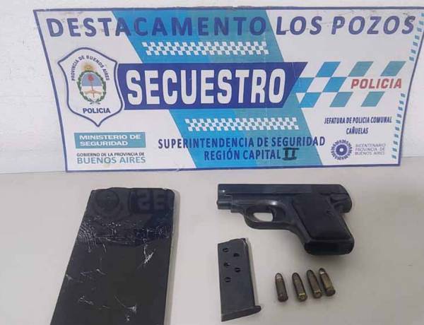 Detienen a cuatro sospechosos con innumerables elementos para delinquir y los sueltan