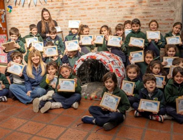 Marisa Fassi reconoció a los alumnos de Silos por el proyecto ambiental “Ecocuchas”
