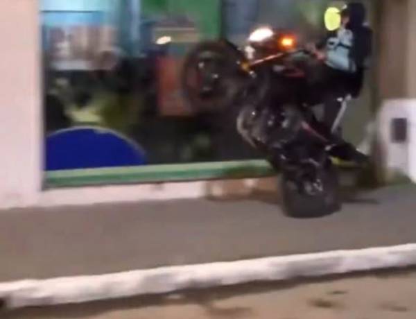 Identificaron al "temerario" motociclista de los videos céntricos