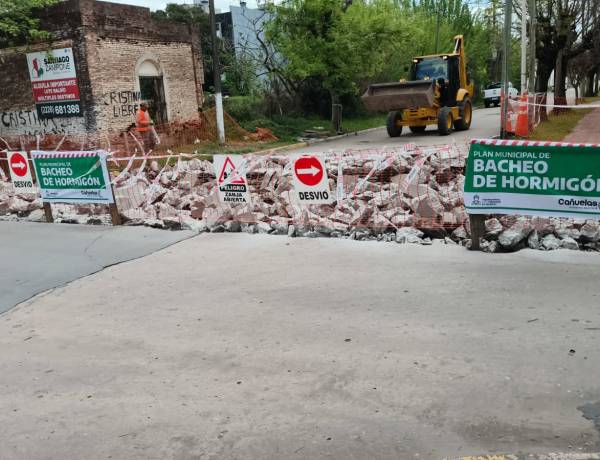 AVANZA EL PLAN DE BACHEO CON HORMIGÓN EN MÁS DE 20 PUNTOS