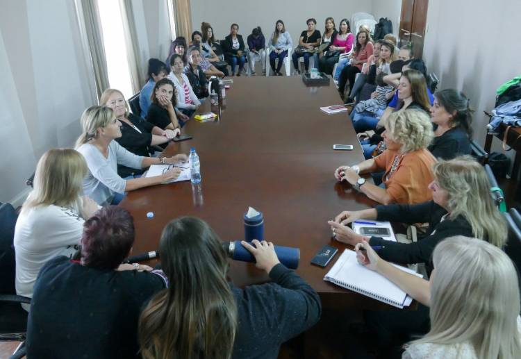 Mujeres de la comunidad planificaron las primeras actividades conjuntas con el Municipio