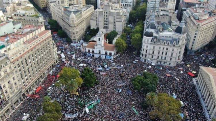 A ellos, los que ayer no estuvieron