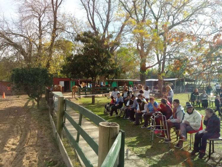 Festejo patrio en “Amigos siempre Amigos”