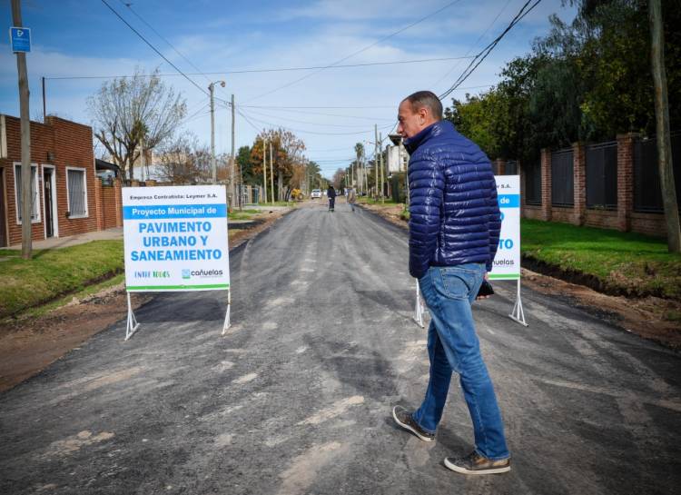 Avanzan las obras de asfalto y desagües