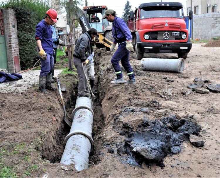 Comienza el plan de obra de saneamiento y asfalto en Máximo Paz