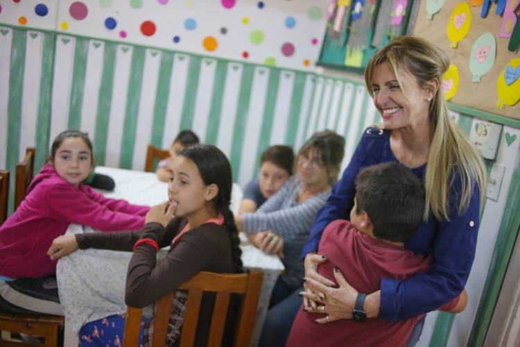 Visita de Marisa Fassi a La Casa del Niño Laura Vicuña