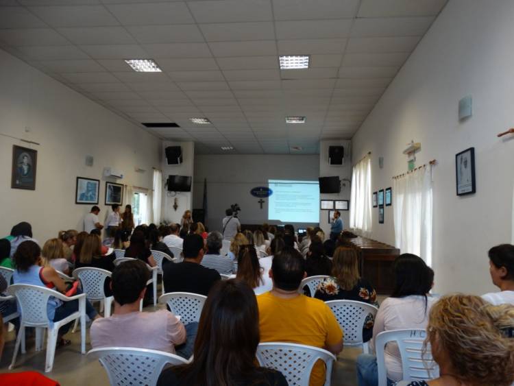 Auspiciosa concurrencia en la charla informativa de la Universidad Nacional de Hurlingham