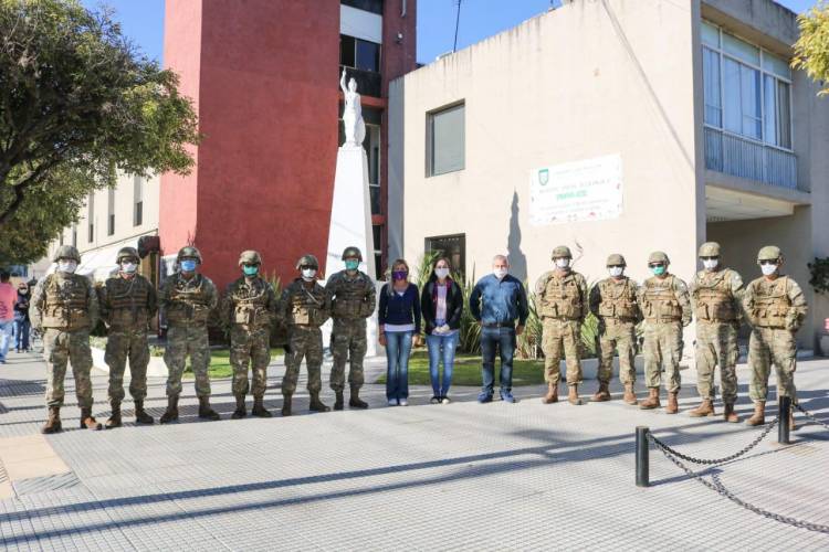 El Municipio distribuye más de 15 mil raciones de alimentos con colaboración del Ejército, 