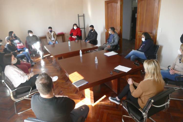 Encuentro con referentes del arte y la cultura cañuelense