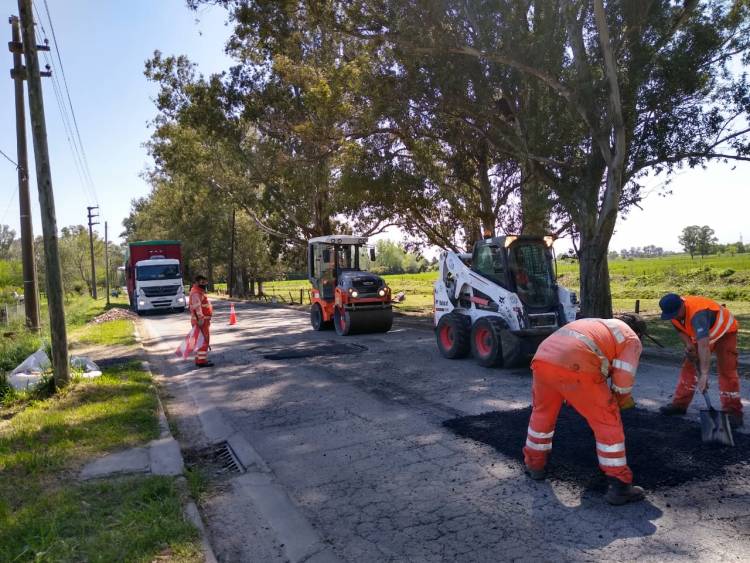 Continúan las tareas en la calle Almirante Brown