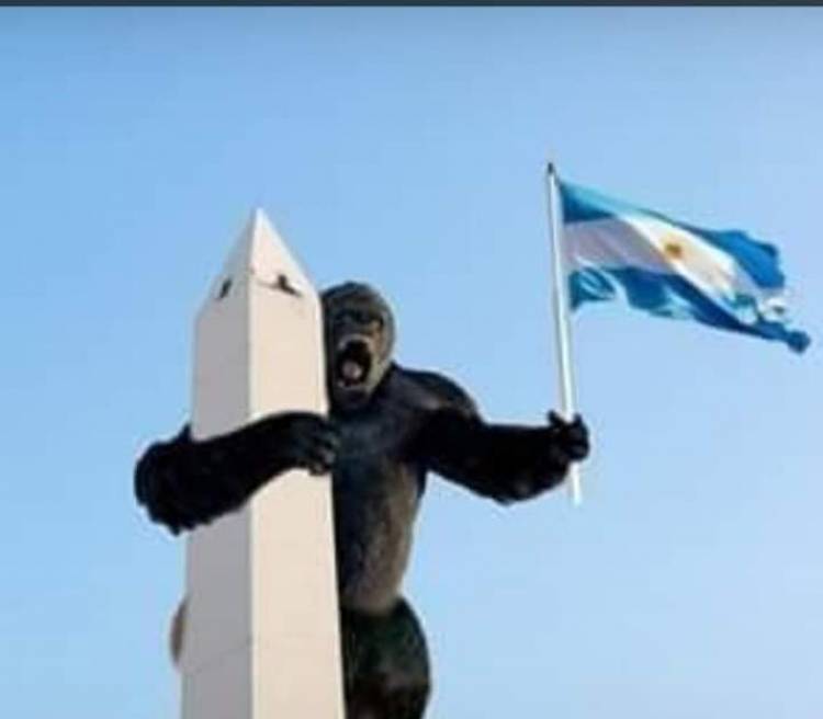 LOS ESCLAVOS DEL CINISMO