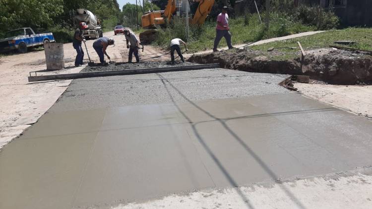 Finalizaron las tareas de bacheo en la esquina de Rawson y 25 de Mayo