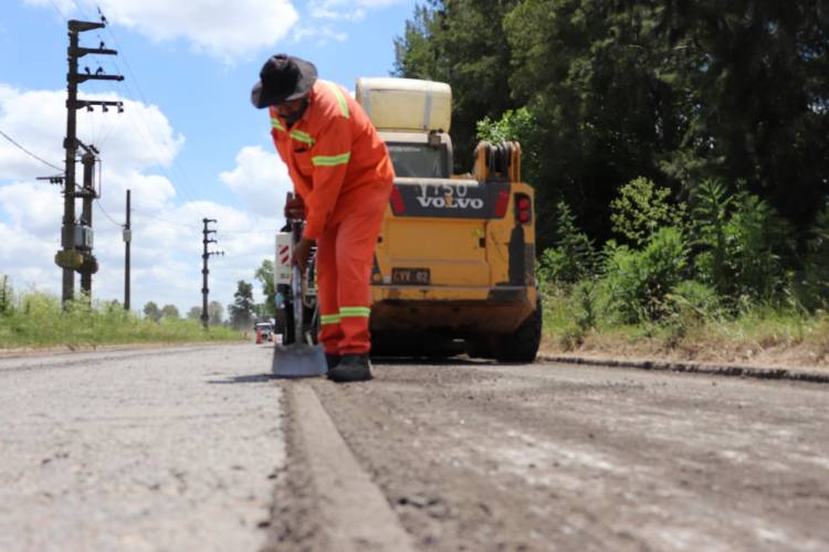 Dio inicio la repavimentación de la calle Almirante Brown