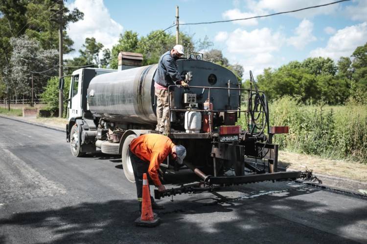 Fassi y Arrieta recorrieron la calle Almirante Brown