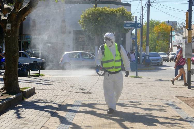 El Municipio intensifica la desinfección en lugares de alta concurrencia