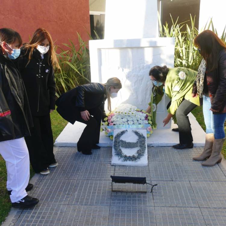 “Gracias por hacer patria todos los días cuidando la salud de nuestros vecinos y vecinas”