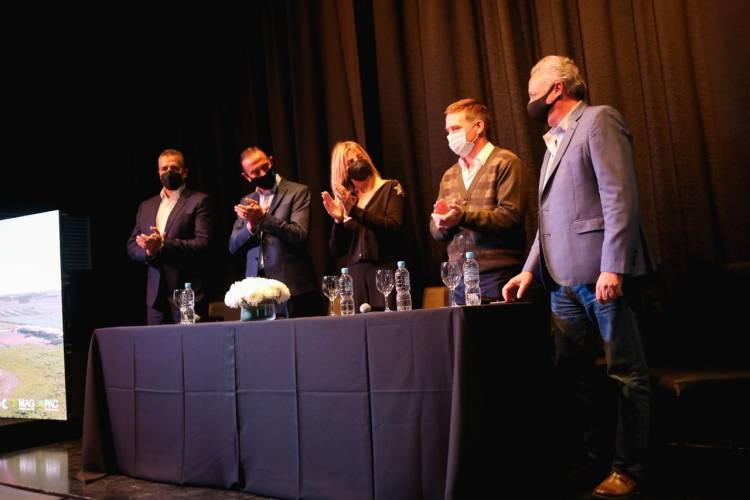 Marisa Fassi firmó importantes convenios para el desarrollo del Polo Agro Comercial